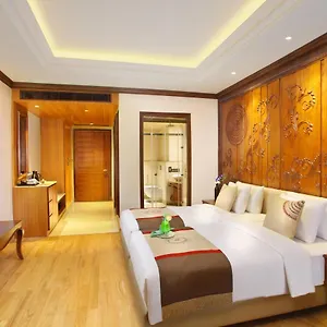 Hotel Seven Seas